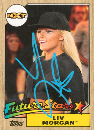Carte à collectionner WWE Topps Heritage 2017 signée par Liv Morgan