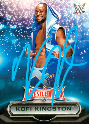 Kofi Kingston a signé la carte à collectionner Topps WWE 2016