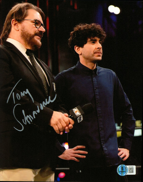Tony Schiavone signed 8x10 Photo (w/ Beckett)