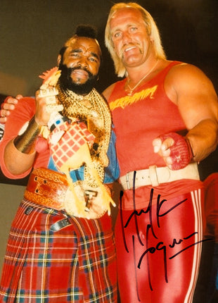 Hulk Hogan signed 8x10 Photo