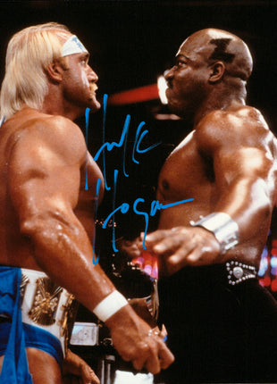 Hulk Hogan signed 8x10 Photo