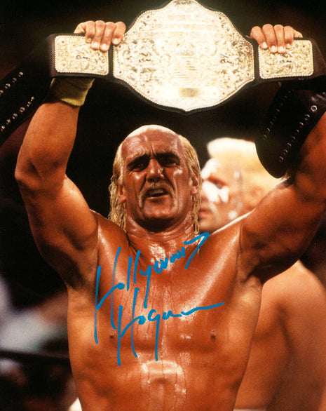 Hulk Hogan signed 8x10 Photo