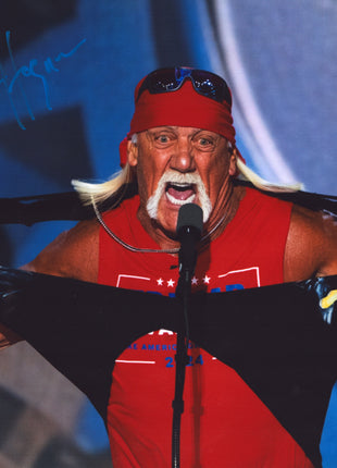 Hulk Hogan signed 11x17 Photo