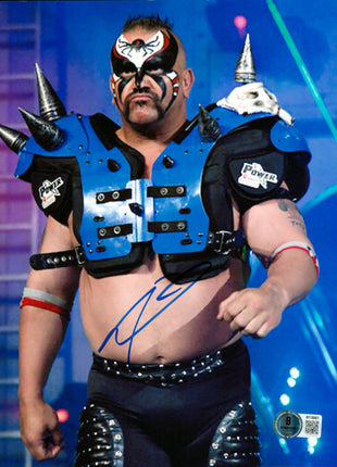 Animal signed 8x10 Photo (w/ Beckett)