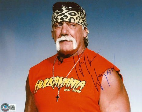 Hulk Hogan signed 8x10 Photo (w/ Beckett)