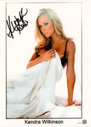 Kendra Wilkinson signed 8x10 Photo (w/ JSA)