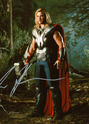 Chris Hemsworth (Thor) signed 8x10 Photo (w/ Beckett)