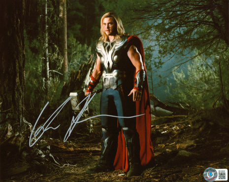 Chris Hemsworth (Thor) signed 8x10 Photo (w/ Beckett)