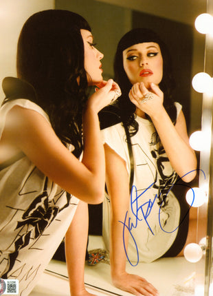Katy Perry signed 8x10 Photo (w/ Beckett)