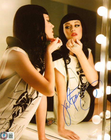 Katy Perry signed 8x10 Photo (w/ Beckett)