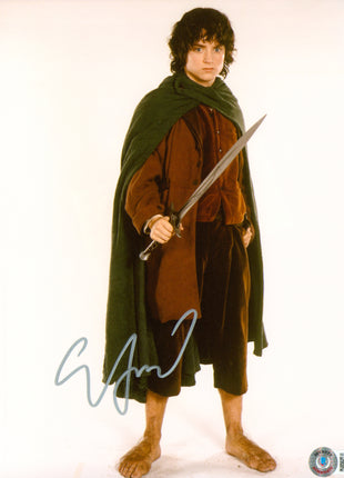 Elijah Wood (Lord of The Rings) signed 8x10 Photo (w/ Beckett)