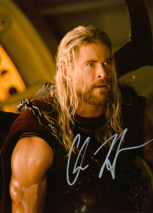 Chris Hemsworth (Thor) signed 8x10 Photo (w/ Beckett)