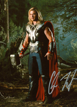 Chris Hemsworth (Thor) signed 8x10 Photo (w/ Beckett)