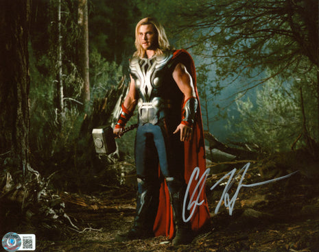 Chris Hemsworth (Thor) signed 8x10 Photo (w/ Beckett)