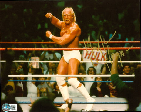 Hulk Hogan signed 8x10 Photo (w/ Beckett)