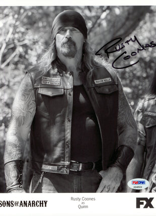 Rusty Coones (Sons of Anarchy) firmó una foto de 8x10 con anuncio de servicio público