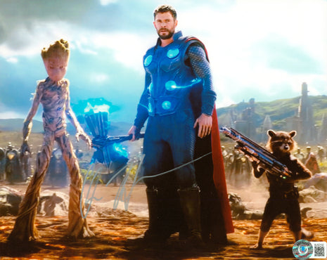 Chris Hemsworth (Vengadores) firmó una foto de 8x10 con Beckett