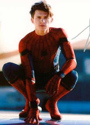 Tom Holland (Spider Man) signed 8x10 Photo (w/ Beckett)