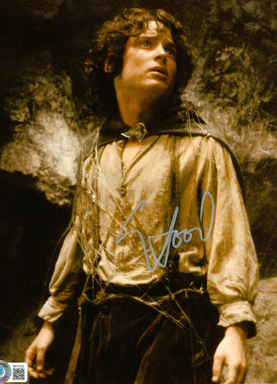 Elijah Wood (Lord of the Rings) signed 8x10 Photo (w/ Beckett)