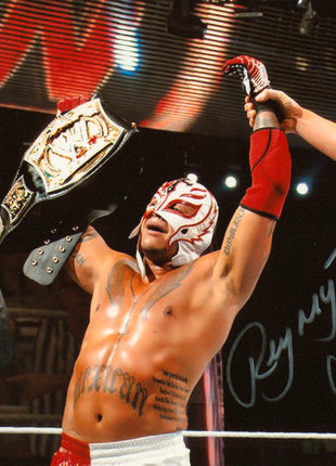 Rey Mysterio signed 8x10 Photo