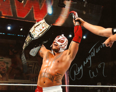 Rey Mysterio signed 8x10 Photo