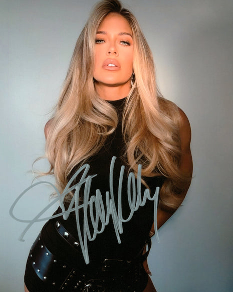 Kelly Kelly signed 8x10 Photo