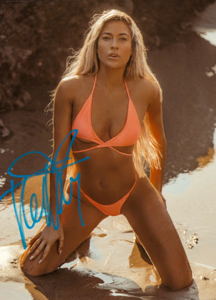 Kelly Kelly signed 8x10 Photo