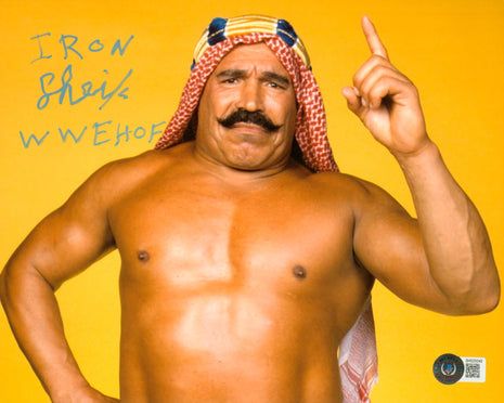 Iron Sheik signed 8x10 Photo (w/ Beckett)