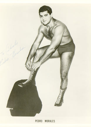 Pedro Morales signed 8x10 Photo