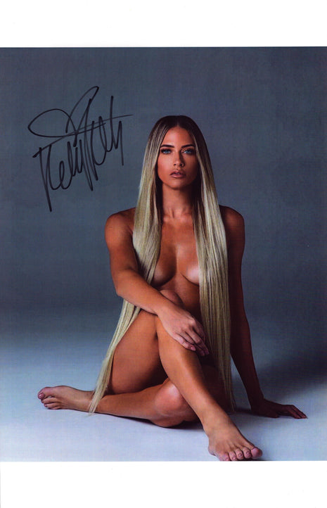 Kelly Kelly signed 11x17 Photo