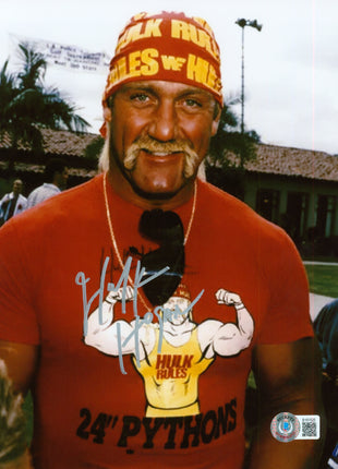 Hulk Hogan signed 8x10 Photo (w/ Beckett)