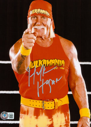 Hulk Hogan signed 8x10 Photo (w/ Beckett)