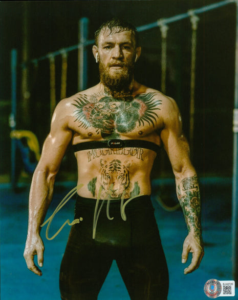 Connor McGregor (UFC) signed 8x10 Photo (w/ Beckett)