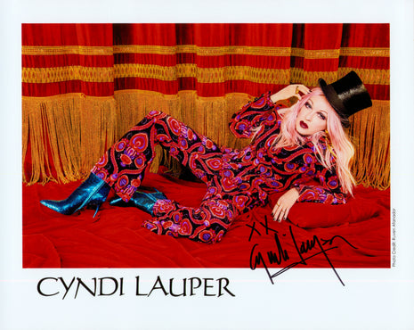 Cyndi Lauper signed 8x10 Photo