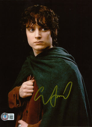 Elijah Wood (Lord of the Rings) signed 8x10 Photo (w/ Beckett)