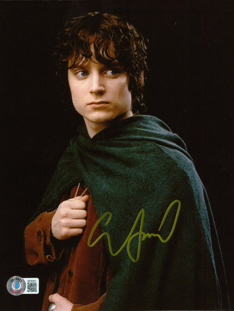 Elijah Wood (Lord of the Rings) signed 8x10 Photo (w/ Beckett)