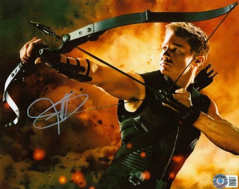 Jeremy Renner (Avengers) signed 8x10 Photo (w/ Beckett)