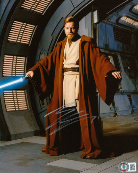 Ewan McGregor (Star Wars) signed 8x10 Photo (w/ Beckett)