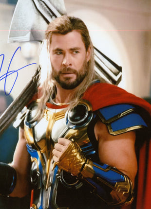 Chris Hemsworth (Thor) signed 8x10 Photo (w/ Beckett)