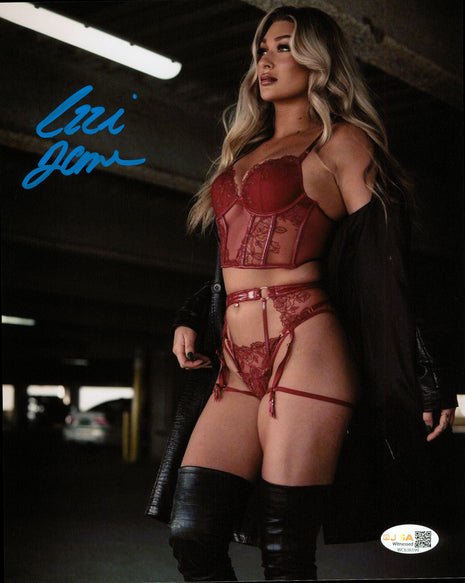 Izzi Dame signed 8x10 Photo (w/ JSA)