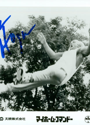 Hulk Hogan signed 5x7 Japanese Promo Photo (w/ JSA)