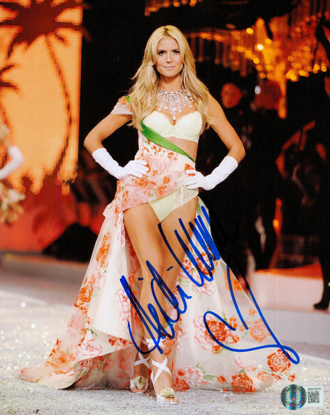 Heidi Klum signed 8x10 Photo (w/ Beckett)