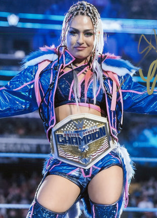 Giulia signed 8x10 Photo (w/ JSA)