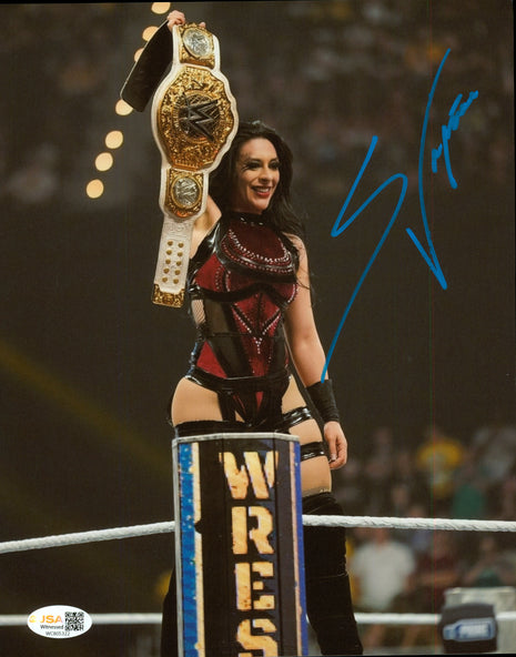 Stephanie Vaquer signed 8x10 Photo (w/ JSA)