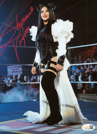 Stephanie Vaquer signed 8x10 Photo (w/ JSA)