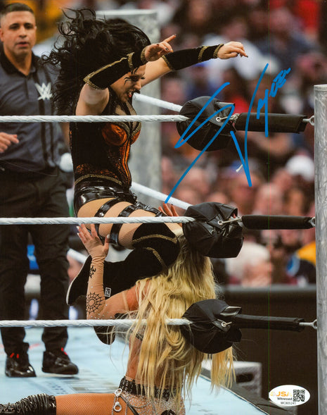 Stephanie Vaquer signed 8x10 Photo (w/ JSA)