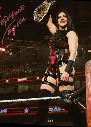 Stephanie Vaquer signed 8x10 Photo (w/ JSA)