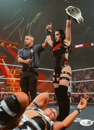 Stephanie Vaquer signed 8x10 Photo (w/ JSA)