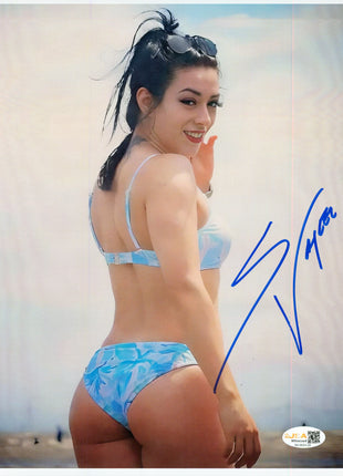 Stephanie Vaquer signed 8x10 Photo (w/ JSA)