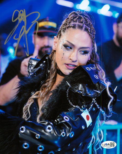 Giulia signed 8x10 Photo (w/ JSA)